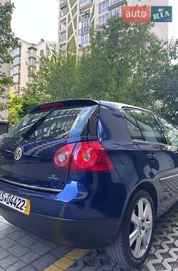 Хэтчбек Volkswagen Golf 2006 в 