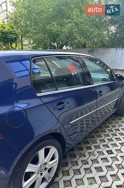 Хэтчбек Volkswagen Golf 2006 в 