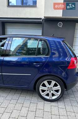 Хэтчбек Volkswagen Golf 2006 в 