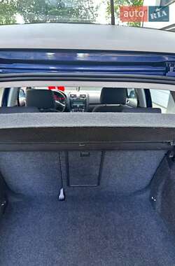 Хэтчбек Volkswagen Golf 2006 в 