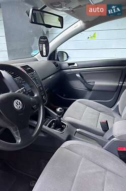Хэтчбек Volkswagen Golf 2006 в 