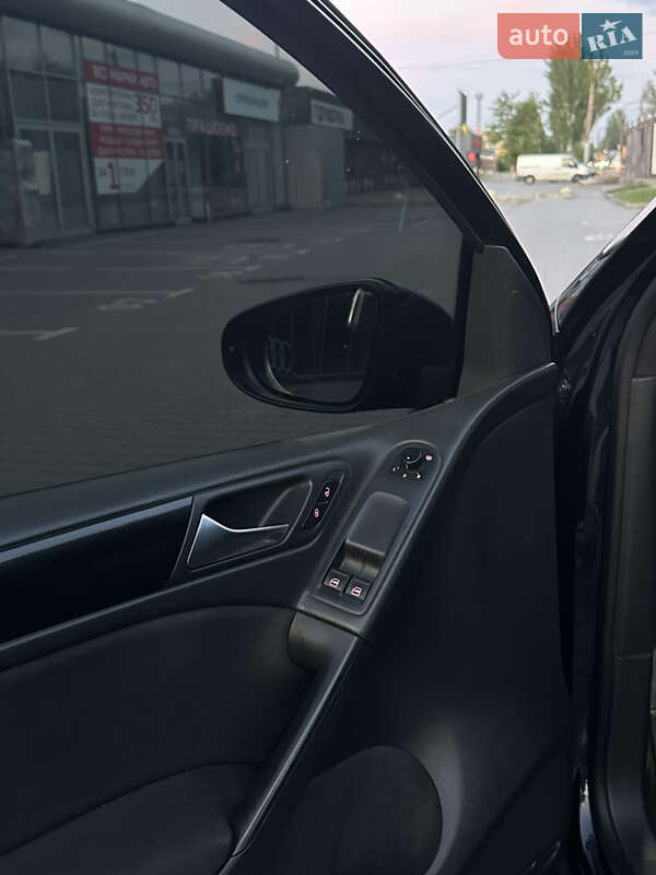 Хетчбек Volkswagen Golf 2009 в Запоріжжі