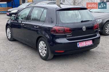 Хетчбек Volkswagen Golf 2010 в 