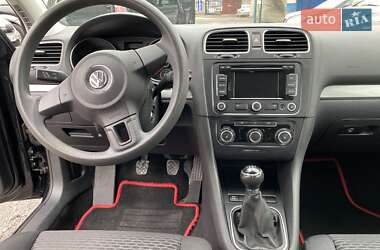 Хетчбек Volkswagen Golf 2010 в 