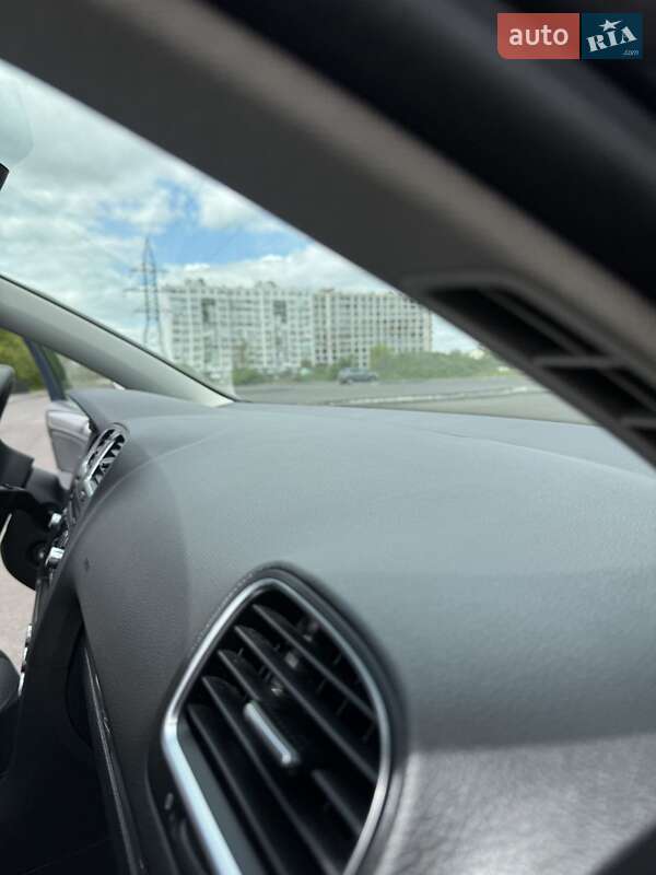 Хетчбек Volkswagen Golf 2009 в Чернігові