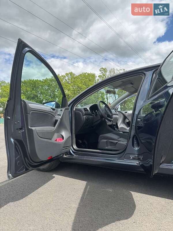 Хетчбек Volkswagen Golf 2009 в Чернігові