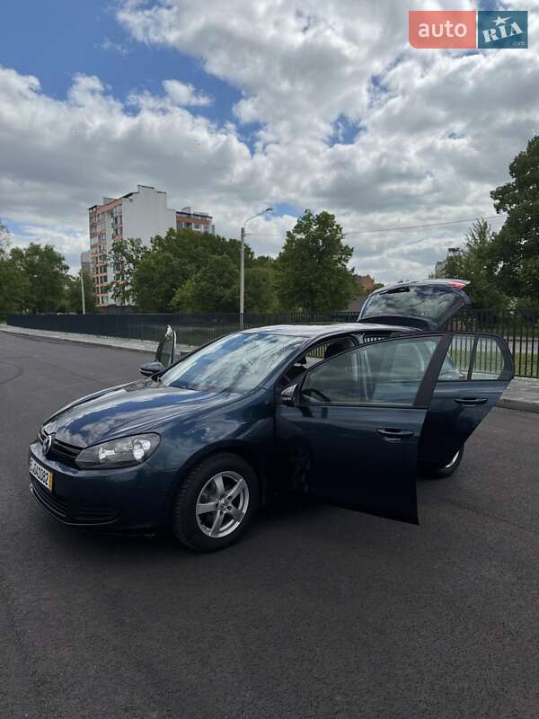 Хетчбек Volkswagen Golf 2009 в Чернігові