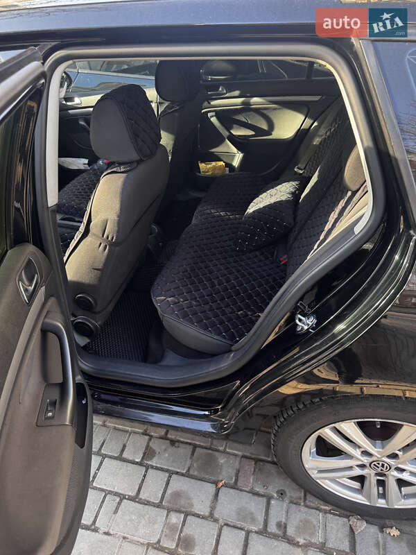 Универсал Volkswagen Golf 2010 в Ивано-Франковске