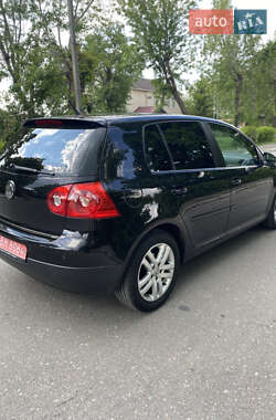 Хэтчбек Volkswagen Golf 2007 в 