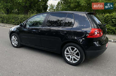 Хэтчбек Volkswagen Golf 2007 в 