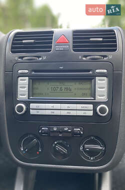 Хэтчбек Volkswagen Golf 2007 в 