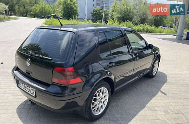 Хэтчбек Volkswagen Golf 2001 в 