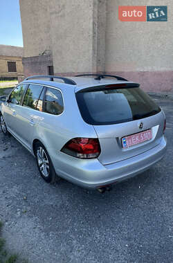 Универсал Volkswagen Golf 2010 в 