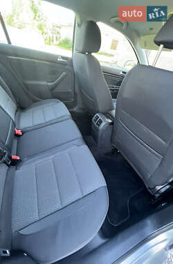 Универсал Volkswagen Golf 2010 в 
