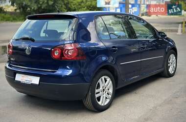 Хэтчбек Volkswagen Golf 2008 в 