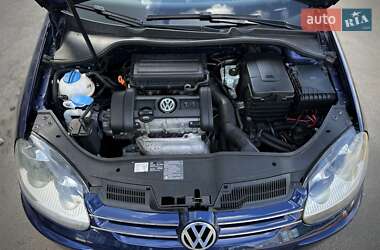 Хэтчбек Volkswagen Golf 2008 в 