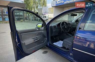 Хэтчбек Volkswagen Golf 2008 в 