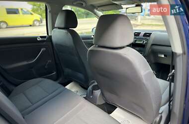 Хэтчбек Volkswagen Golf 2008 в 