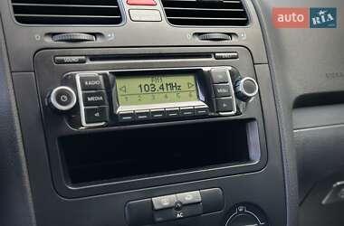 Хэтчбек Volkswagen Golf 2008 в 