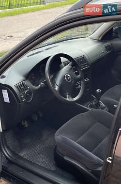 Универсал Volkswagen Golf 2000 в 