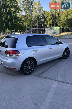 Хэтчбек Volkswagen Golf 2008 в 