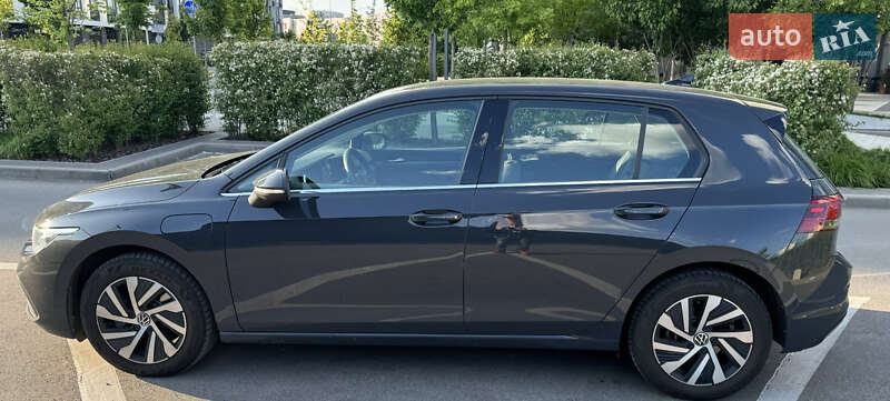 Хетчбек Volkswagen Golf 2021 в Києві