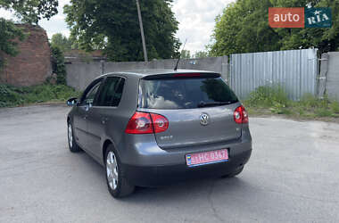 Хэтчбек Volkswagen Golf 2006 в 