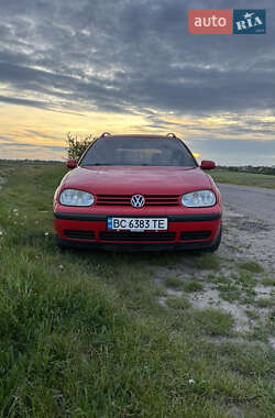 Универсал Volkswagen Golf 2004 в Жовкве