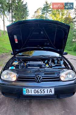 Хетчбек Volkswagen Golf 2001 в 