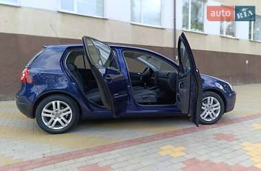 Хетчбек Volkswagen Golf 2008 в 
