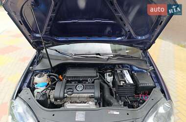 Хетчбек Volkswagen Golf 2008 в 
