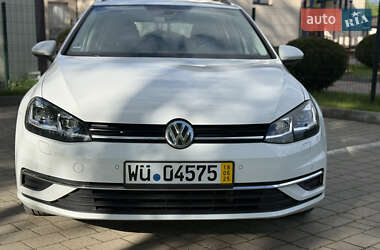 Универсал Volkswagen Golf 2019 в 