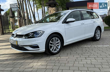 Универсал Volkswagen Golf 2019 в 