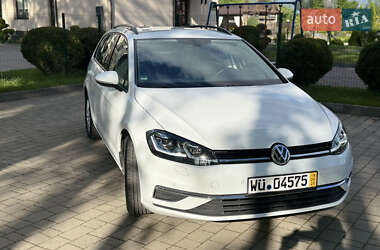 Универсал Volkswagen Golf 2019 в 
