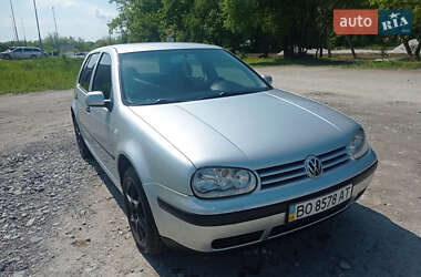 Хетчбек Volkswagen Golf 2003 в Чорткові