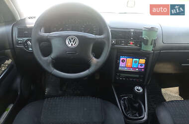 Хэтчбек Volkswagen Golf 2003 в 