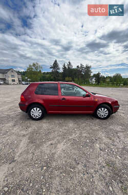 Хэтчбек Volkswagen Golf 1998 в 