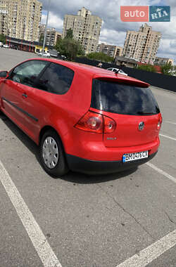 Хетчбек Volkswagen Golf 2005 в 