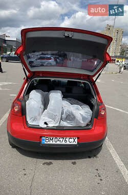 Хетчбек Volkswagen Golf 2005 в 