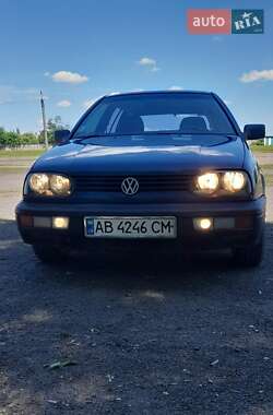 Хетчбек Volkswagen Golf 1993 в Дашеві