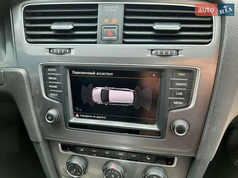Універсал Volkswagen Golf 2016 в Києві