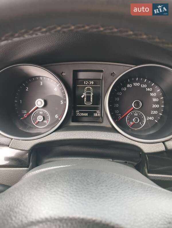 Універсал Volkswagen Golf 2010 в Полтаві