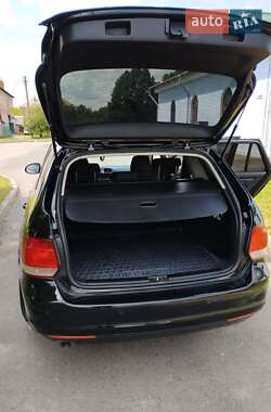 Универсал Volkswagen Golf 2010 в 