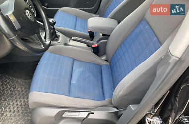 Хэтчбек Volkswagen Golf 2008 в 