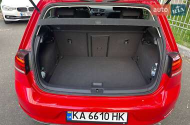 Хетчбек Volkswagen Golf 2017 в 