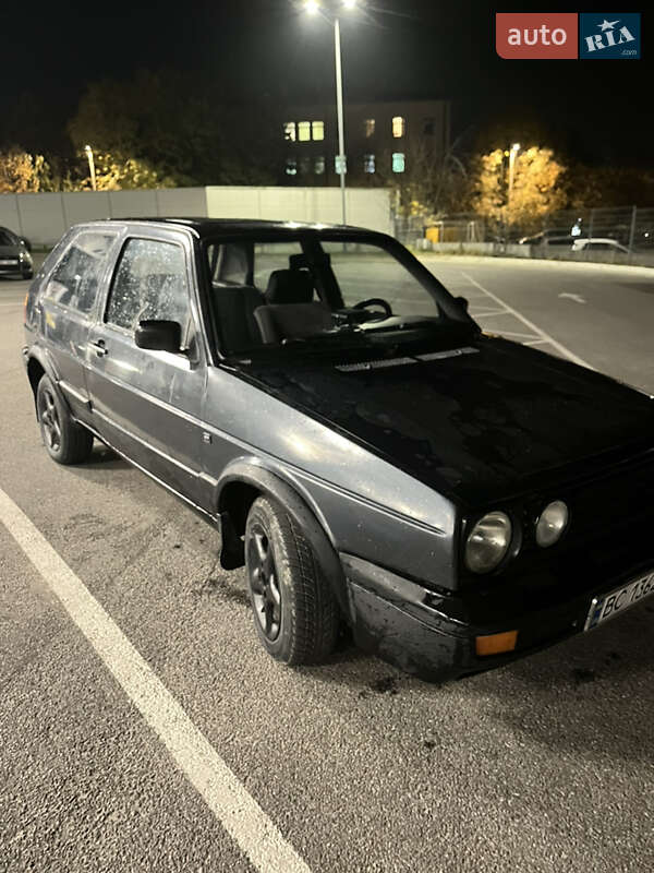 Хетчбек Volkswagen Golf 1988 в 