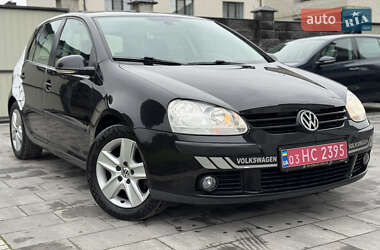 Хэтчбек Volkswagen Golf 2008 в 