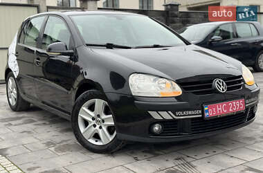 Хэтчбек Volkswagen Golf 2008 в 