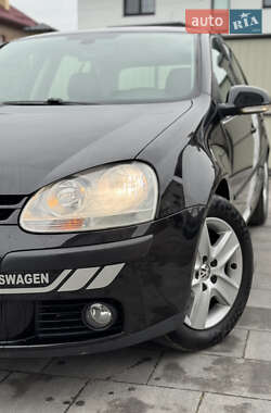 Хэтчбек Volkswagen Golf 2008 в 