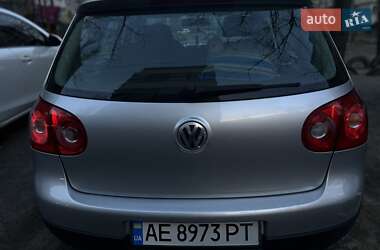 Хэтчбек Volkswagen Golf 2004 в 